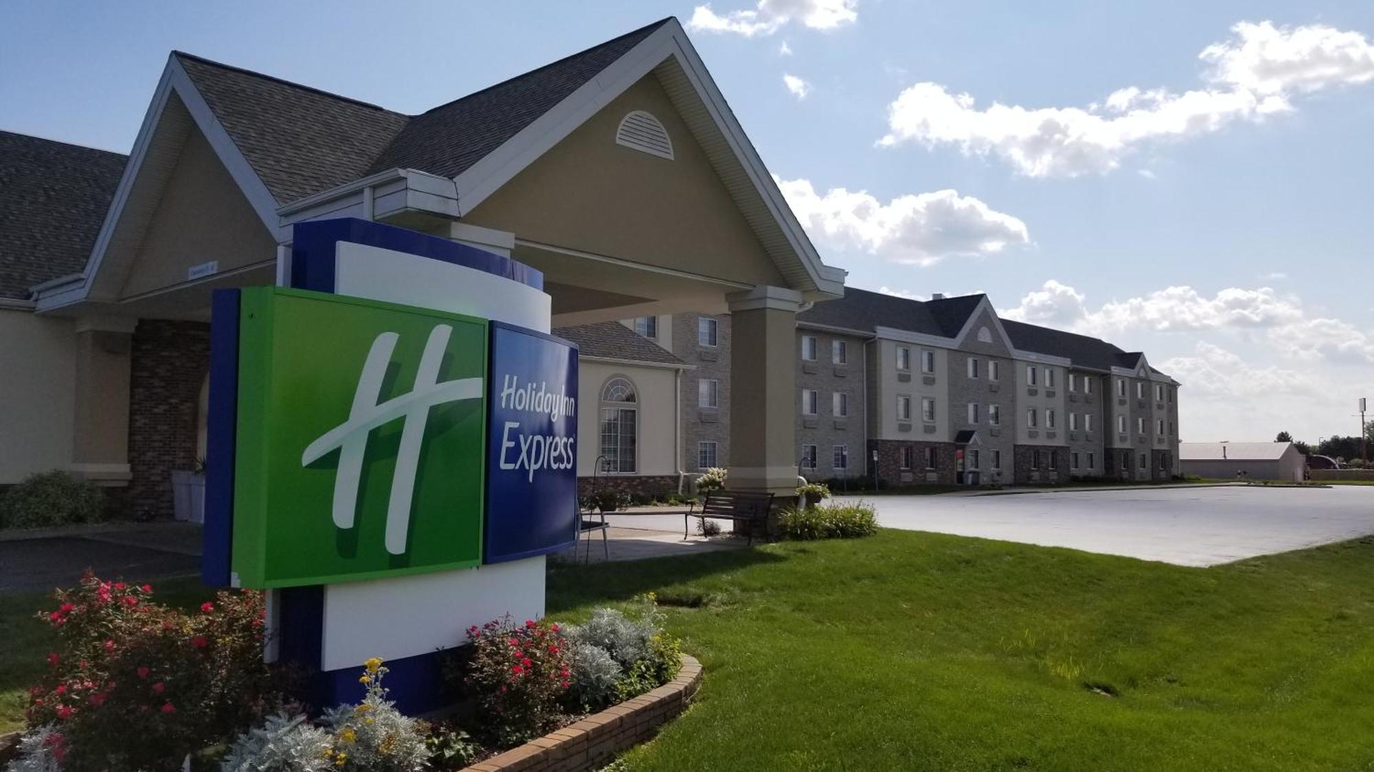 Holiday Inn Express Birch Run-Frankenmuth Area By Ihg Exterior photo