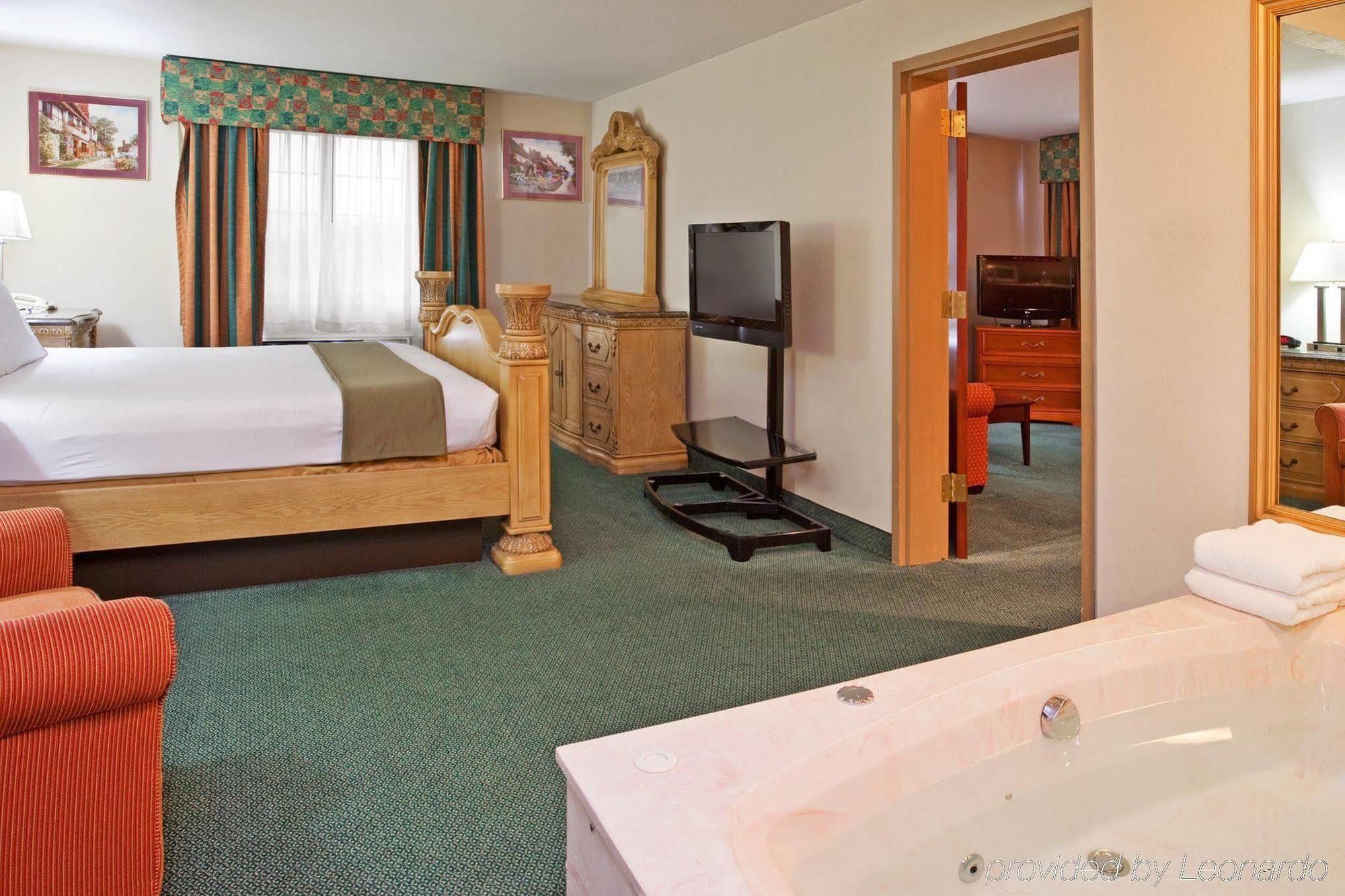 Holiday Inn Express Birch Run-Frankenmuth Area By Ihg Room photo